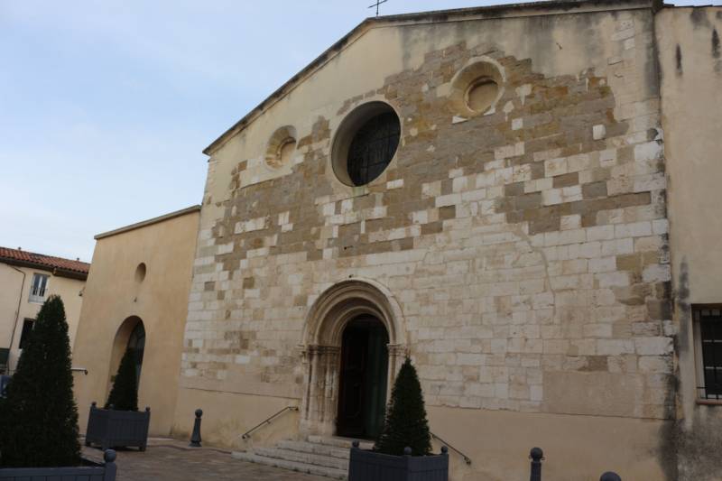 Paroisse église Saint-André, village de Bouc-Bel-Air, Rue Bourbon